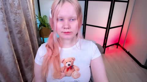 Snapshot of kittenxoann chatting on April 18, 2026, 7:58 pm kittenxoann online show from April 18, 2026, 7:58 pm