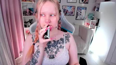 Snapshot of kittenxoann chatting on April 22, 2026, 5:36 pm kittenxoann online show from April 22, 2026, 5:36 pm
