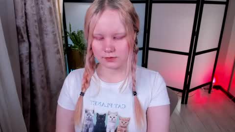 Snapshot of kittenxoann chatting on April 30, 2026, 5:52 pm kittenxoann online show from April 30, 2026, 5:52 pm