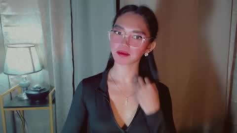 KITTY online show from September 9, 2025, 8:52 pm