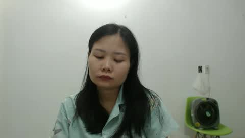 kitti_baby2x online show from April 4, 2026, 1:52 pm