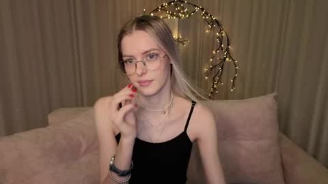 Snapshot of kitty__like18 chatting on May 7, 2026, 12:49 am Kitty online show from May 7, 2026, 12:49 am