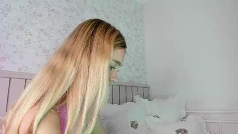 sophie online show from April 2, 2026, 7:00 pm