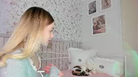 Snapshot of kitty__sophie chatting on July 16, 2026, 6:14 pm sophie online show from July 16, 2026, 6:14 pm