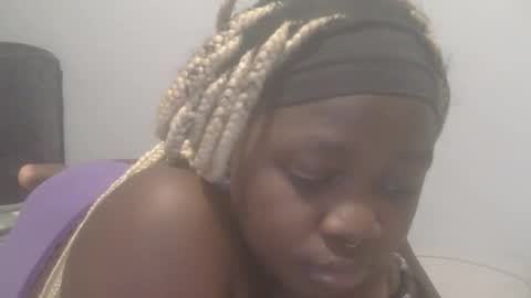 Snapshot of kitty_aura chatting on April 16, 2026, 8:20 pm Kitty Aura online show from April 16, 2026, 8:20 pm