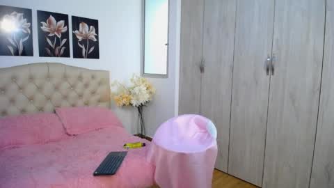 Snapshot of kitty_f00x chatting on April 23, 2026, 7:38 pm kitty_f00x online show from April 23, 2026, 7:38 pm