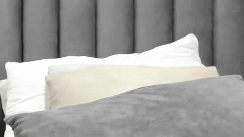 Katy online show from October 5, 2025, 2:54 am