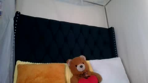 kitty_kerry online show from July 8, 2026, 1:59 pm