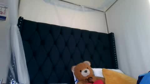 kitty_kerry online show from July 26, 2026, 7:26 am