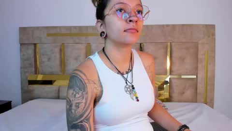 Kitty Rave online show from September 18, 2025, 12:51 pm