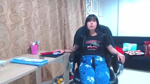 kitty_small69 online show from January 14, 2026, 4:07 am