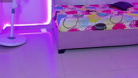 kitty_violet11 online show from February 17, 2026, 6:36 pm