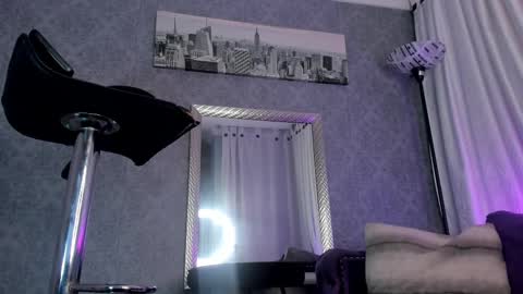 Kendall Saray   online show from March 3, 2025, 1:53 pm