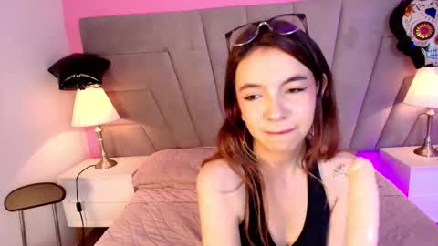 Snapshot of kittybloom_ chatting on October 24, 2025, 1:18 pm Kitty online show from October 24, 2025, 1:18 pm