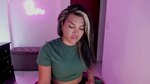 Snapshot of kittyhotts chatting on February 3, 2025, 2:45 pm Sari bell online show from February 3, 2025, 2:45 pm