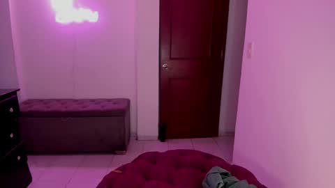 Snapshot of kittyhotts chatting on February 13, 2025, 12:11 pm Sari bell online show from February 13, 2025, 12:11 pm