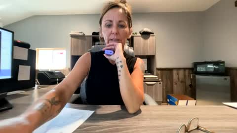 kittykattlove2 online show from July 17, 2026, 4:23 pm