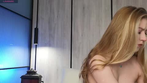 Snapshot of kittyloffe chatting on February 7, 2025, 4:06 am Monika online show from February 7, 2025, 4:06 am