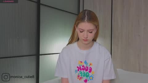 Snapshot of kittyloffe chatting on February 24, 2025, 4:05 am Monika online show from February 24, 2025, 4:05 am