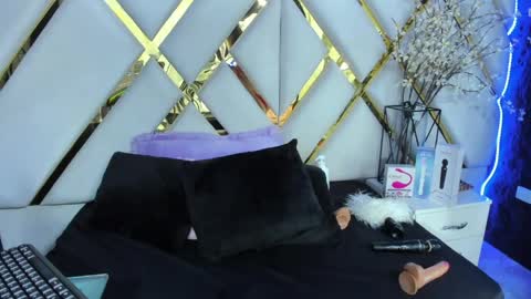 kittylovely  online show from April 12, 2026, 4:28 am