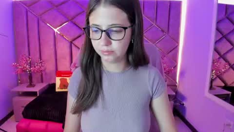 Sarah online show from June 24, 2026, 2:38 pm