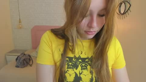 Snapshot of kittytimberlake chatting on April 24, 2026, 12:40 pm K I T T Y online show from April 24, 2026, 12:40 pm
