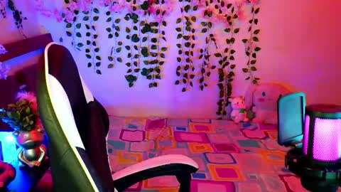 Kittyuwu  online show from January 14, 2026, 9:09 pm