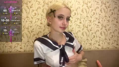 kittywithu online show from October 15, 2025, 5:57 pm