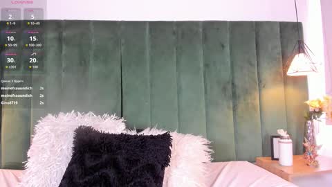 Snapshot of kittyy_milk chatting on October 23, 2025, 8:29 pm K I T T Y Y online show from October 23, 2025, 8:29 pm