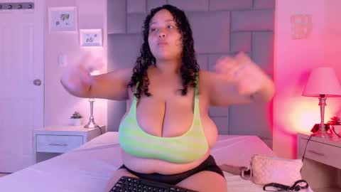 Snapshot of kity_hill chatting on September 18, 2025, 4:14 am Kitty Hill online show from September 18, 2025, 4:14 am