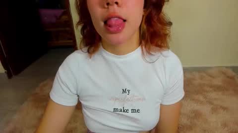 Snapshot of kiwi_mmm chatting on October 25, 2025, 5:30 pm kiwi_mmm online show from October 25, 2025, 5:30 pm