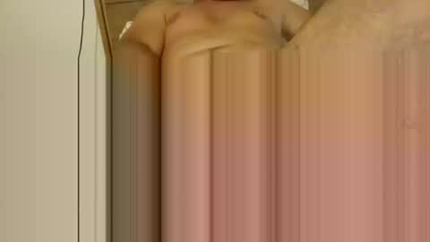 kiwioncam25 online show from April 5, 2026, 9:06 am