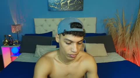 klaton__ online show from November 11, 2025, 12:54 am