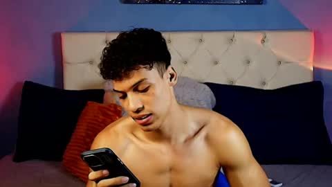 klaton__ online show from April 19, 2026, 6:10 pm