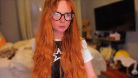 Snapshot of klementinagirl chatting on July 26, 2026, 7:10 pm Klementinafanslyklementina6661 online show from July 26, 2026, 7:10 pm