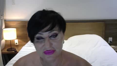 kleo901854860422 online show from June 9, 2026, 6:52 pm