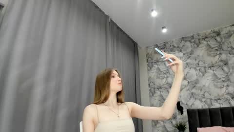 Snapshot of kleo_patr4 chatting on December 2, 2025, 2:06 am Trina online show from December 2, 2025, 2:06 am