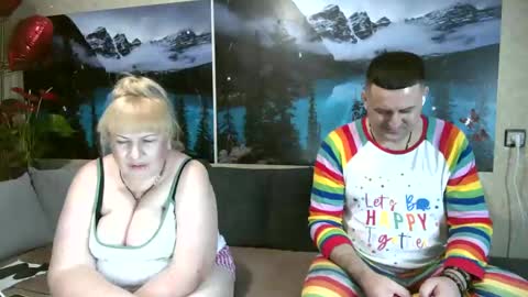 Snapshot of kleosnow chatting on February 24, 2025, 8:25 pm Kleosnow online show from February 24, 2025, 8:25 pm