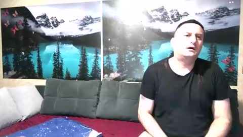 Snapshot of kleosnow chatting on October 27, 2025, 9:13 am Kleosnow online show from October 27, 2025, 9:13 am