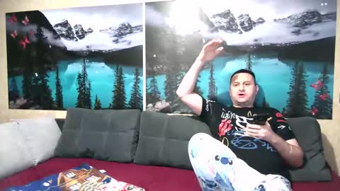 Snapshot of kleosnow chatting on October 31, 2025, 8:59 am Kleosnow online show from October 31, 2025, 8:59 am