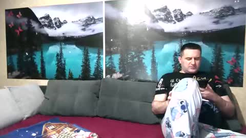 Snapshot of kleosnow chatting on November 5, 2025, 9:20 am Kleosnow online show from November 5, 2025, 9:20 am