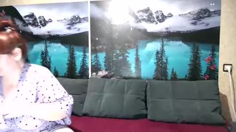 Snapshot of kleosnow chatting on December 1, 2025, 9:03 am Kleosnow online show from December 1, 2025, 9:03 am