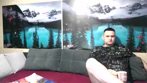 Snapshot of kleosnow chatting on December 2, 2025, 9:14 am Kleosnow online show from December 2, 2025, 9:14 am