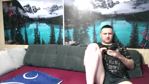 Snapshot of kleosnow chatting on February 4, 2026, 7:03 am Kleosnow online show from February 4, 2026, 7:03 am