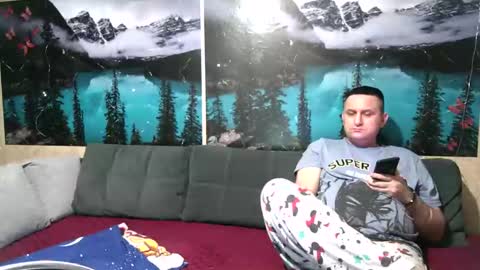 Kleosnow online show from March 4, 2026, 7:20 pm