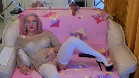 ALYONA online show from November 5, 2025, 2:00 am