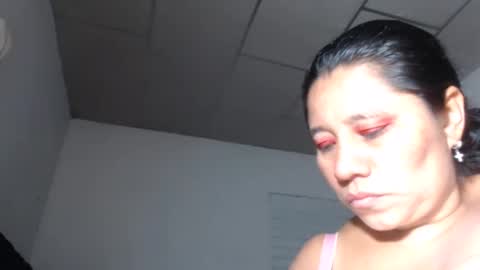 Kloe online show from November 14, 2025, 11:46 pm