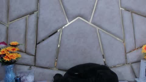 kloe online show from February 27, 2025, 7:23 am