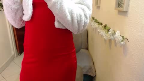 Kloe deker online show from December 15, 2025, 1:48 pm