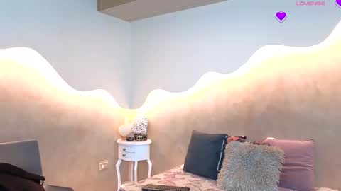 Snapshot of kloee_12 chatting on October 23, 2025, 12:15 pm K L O E online show from October 23, 2025, 12:15 pm